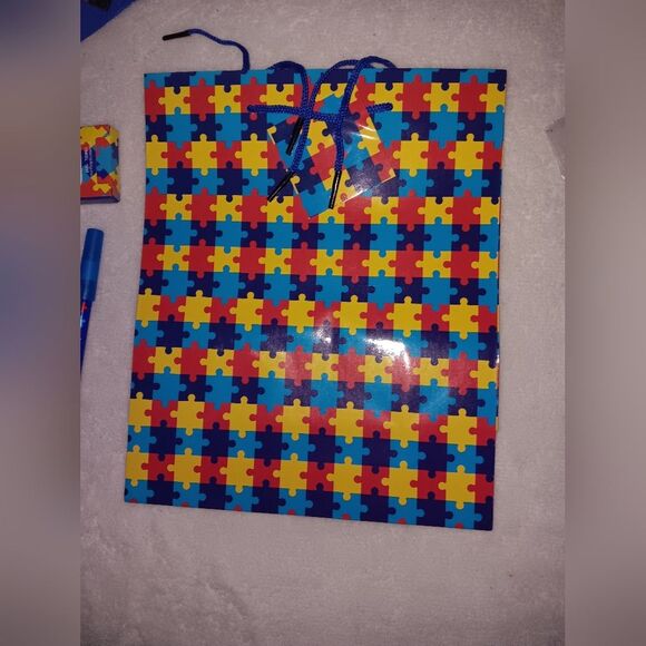 NWOT Autism Themed Gift Set Lot of 8 - Picture 3 of 7